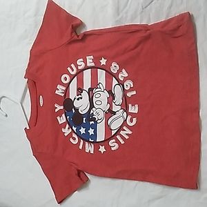 Old Navy Disney 3T Red t-shirt with Mickey Mouse on the front.
